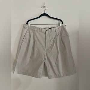 Tan men’s golf shorts